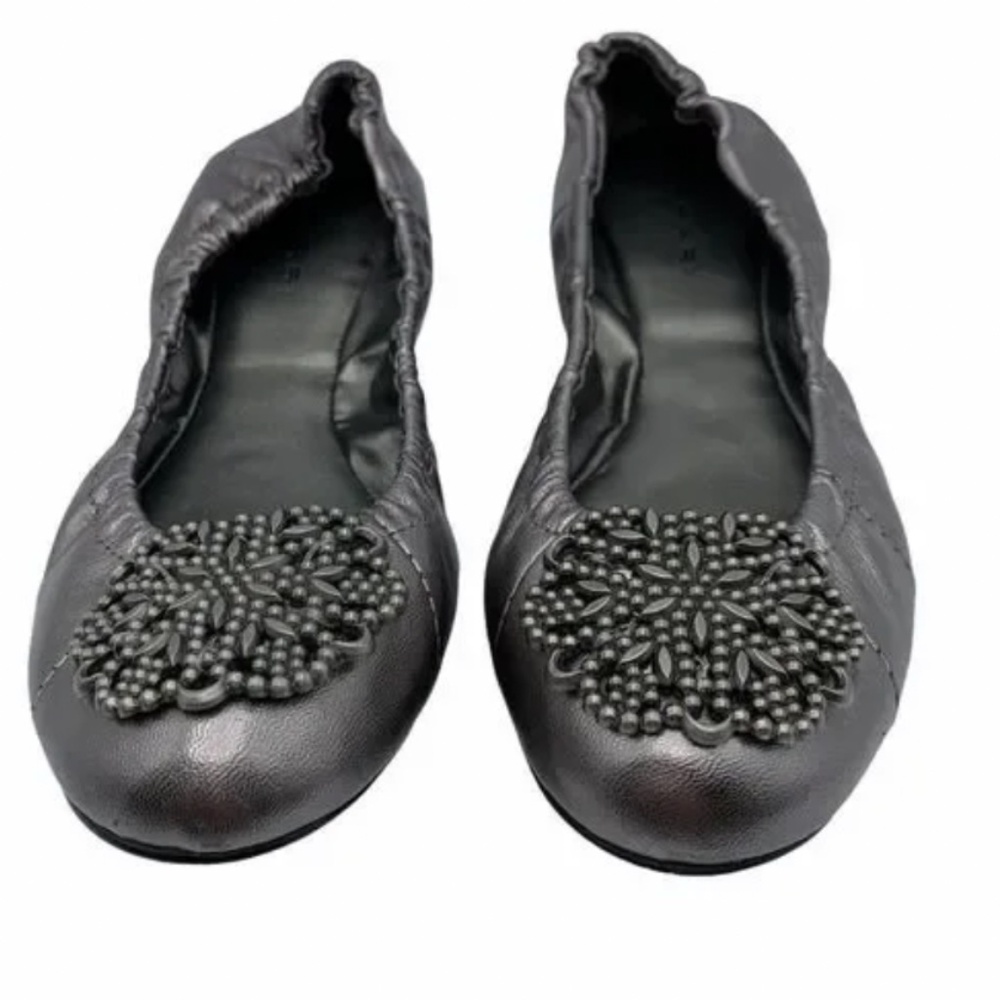 Tahari Valerie flat shoes in silver/gray